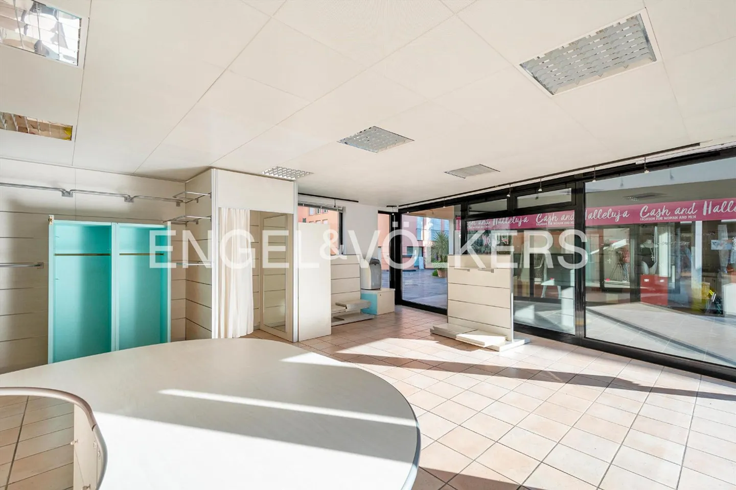 Old Town Shop with Large Display Area (93) - Photo 3 of 7