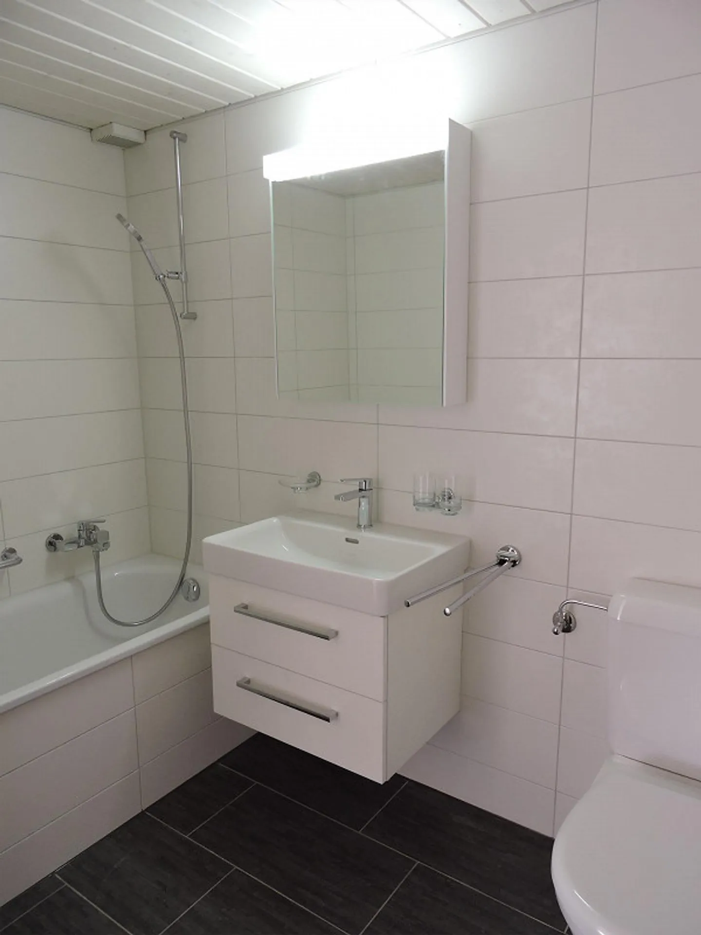 Luminoso appartamento di 2,5 stanze con vista sulle montagne - Foto 1 di 4