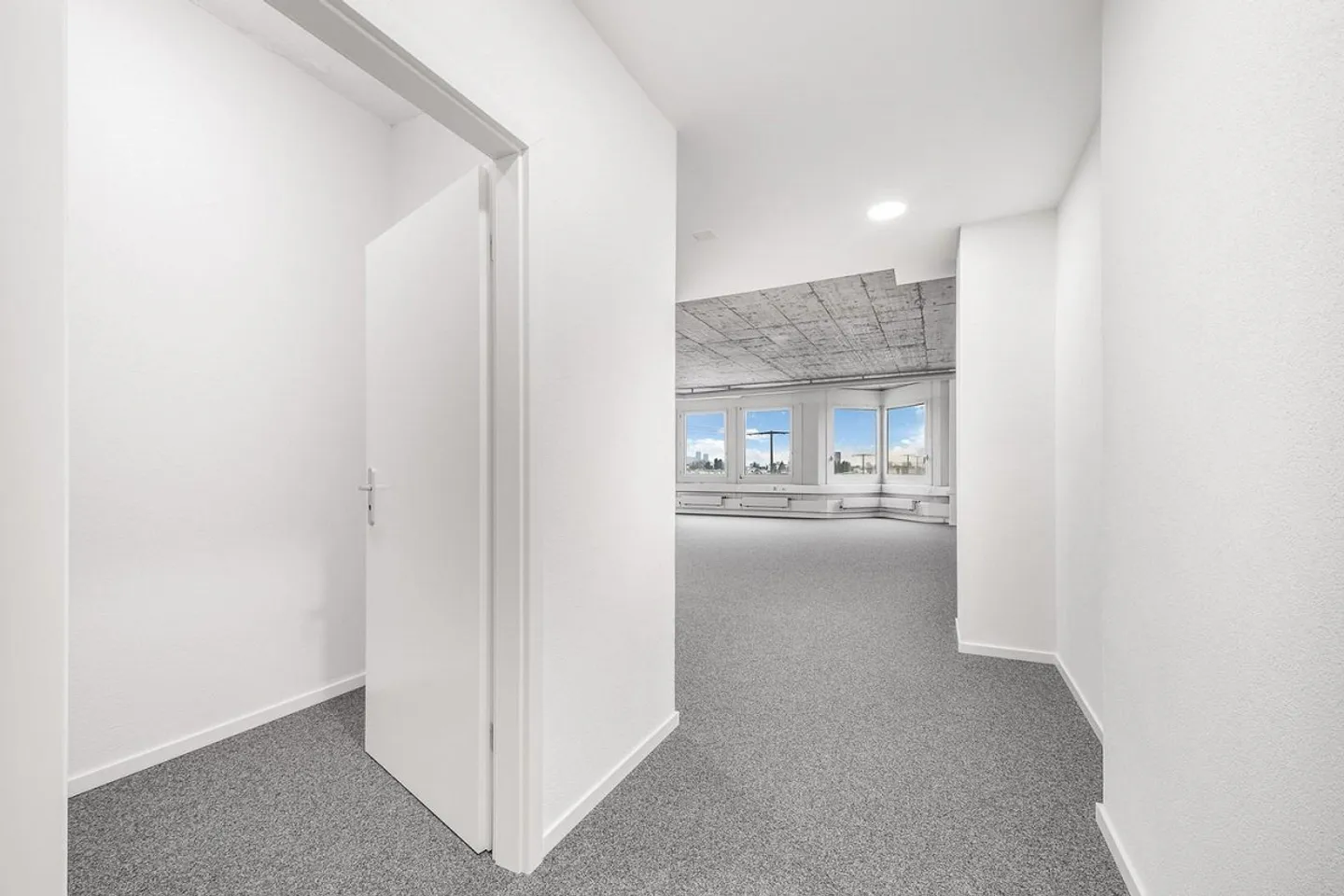 Modernes Büro in Dübendorf - Foto 1 von 12