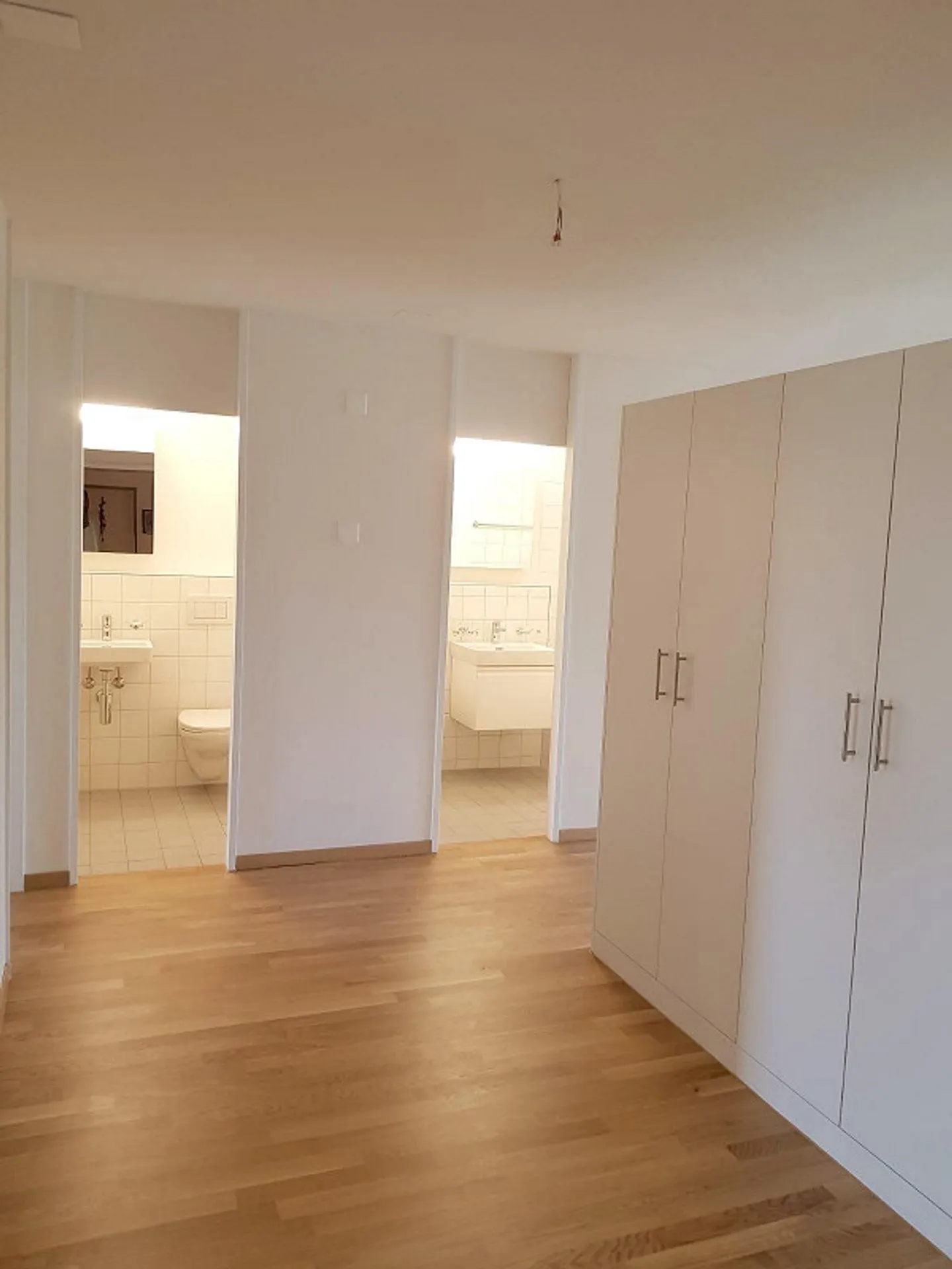 Moderno appartamento di 4,5 stanze con balcone - Foto 8 di 11