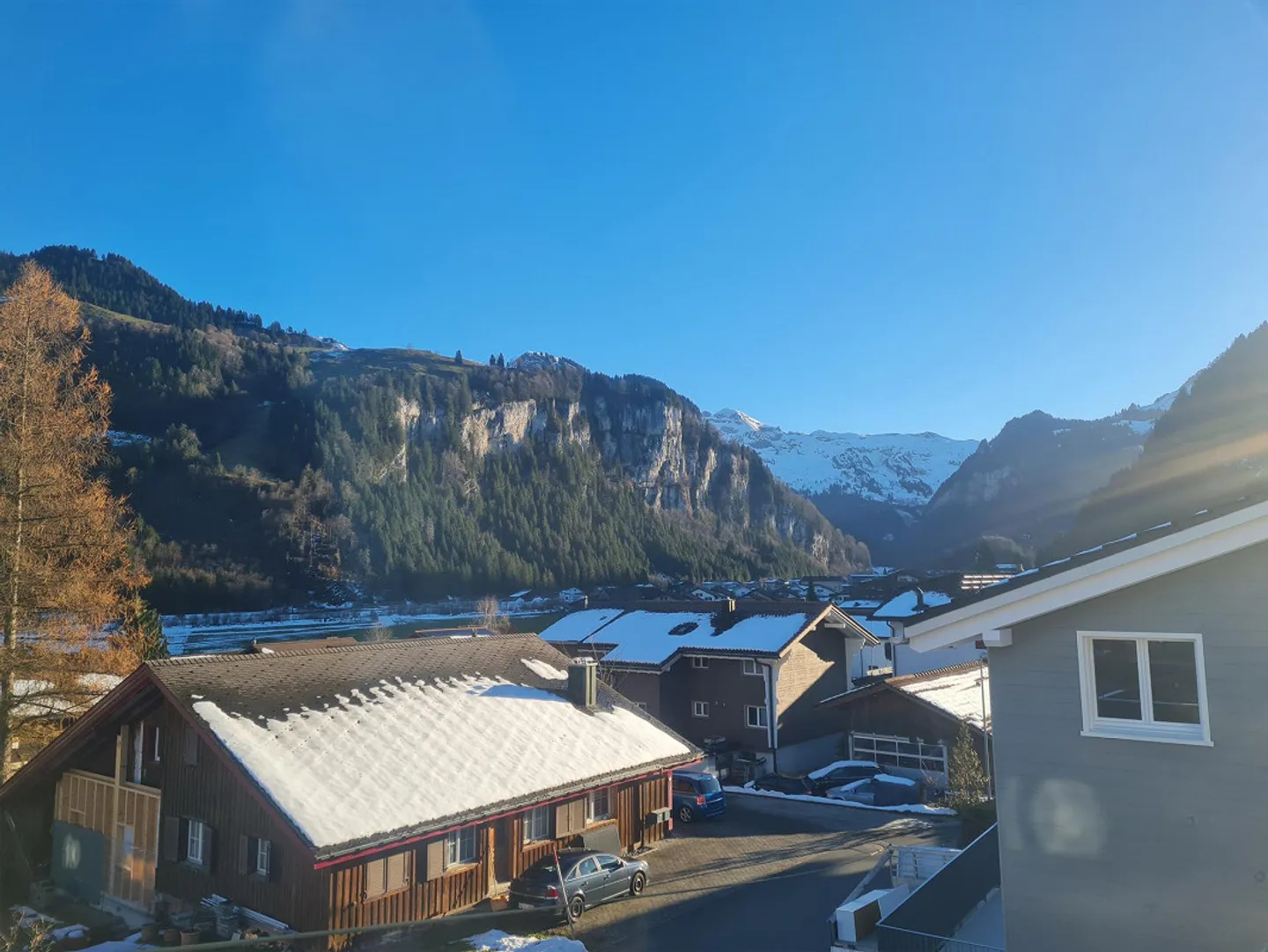 Luminoso appartamento di 2,5 stanze con vista sulle montagne - Foto 4 di 4