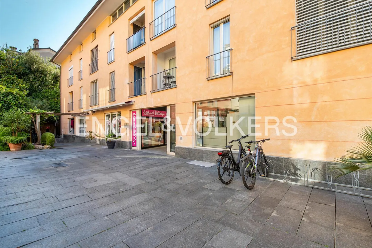 Old Town Shop with Large Display Area (93) - Photo 7 of 7