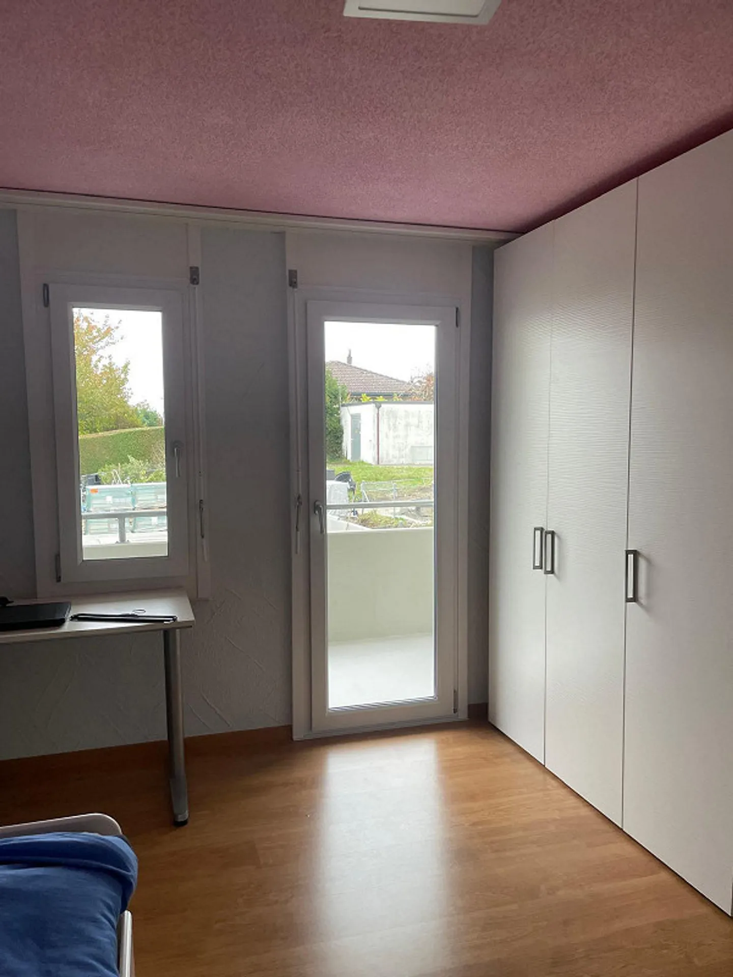 Bright 4 ½ room apartment with garden seating area and balcony - Photo 8 of 16