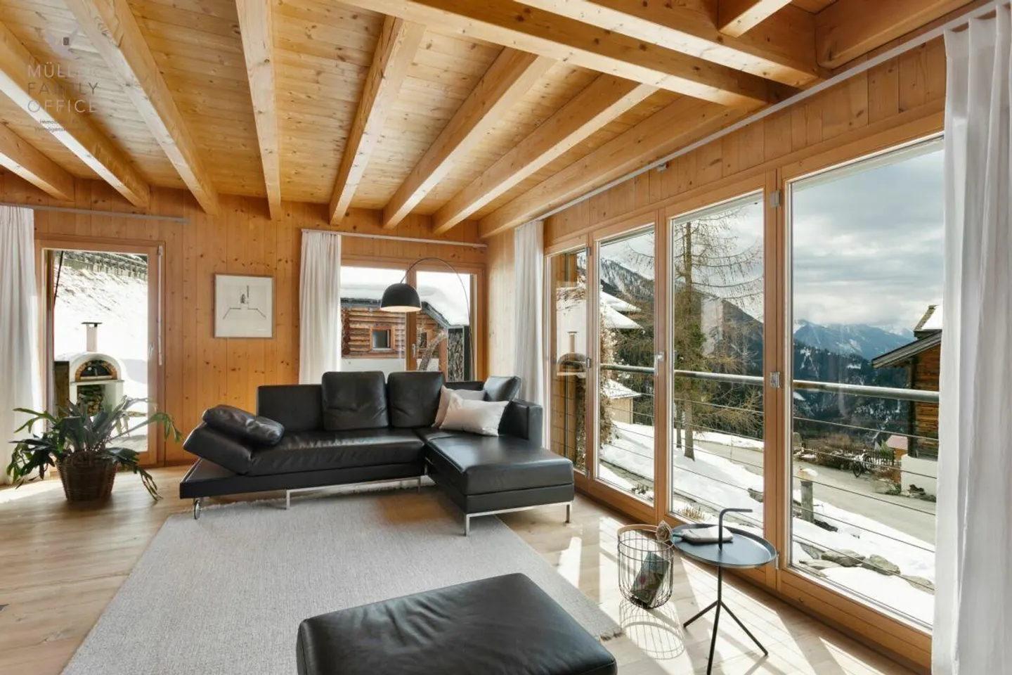 Stilvolles Holzhaus mit alpinem Charme und nachhaltigem Wohn- und E... - Foto 4 di 13