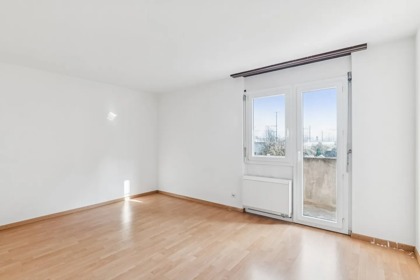 Layout spazioso - Camino - Posizione ideale! - Foto 6 di 9