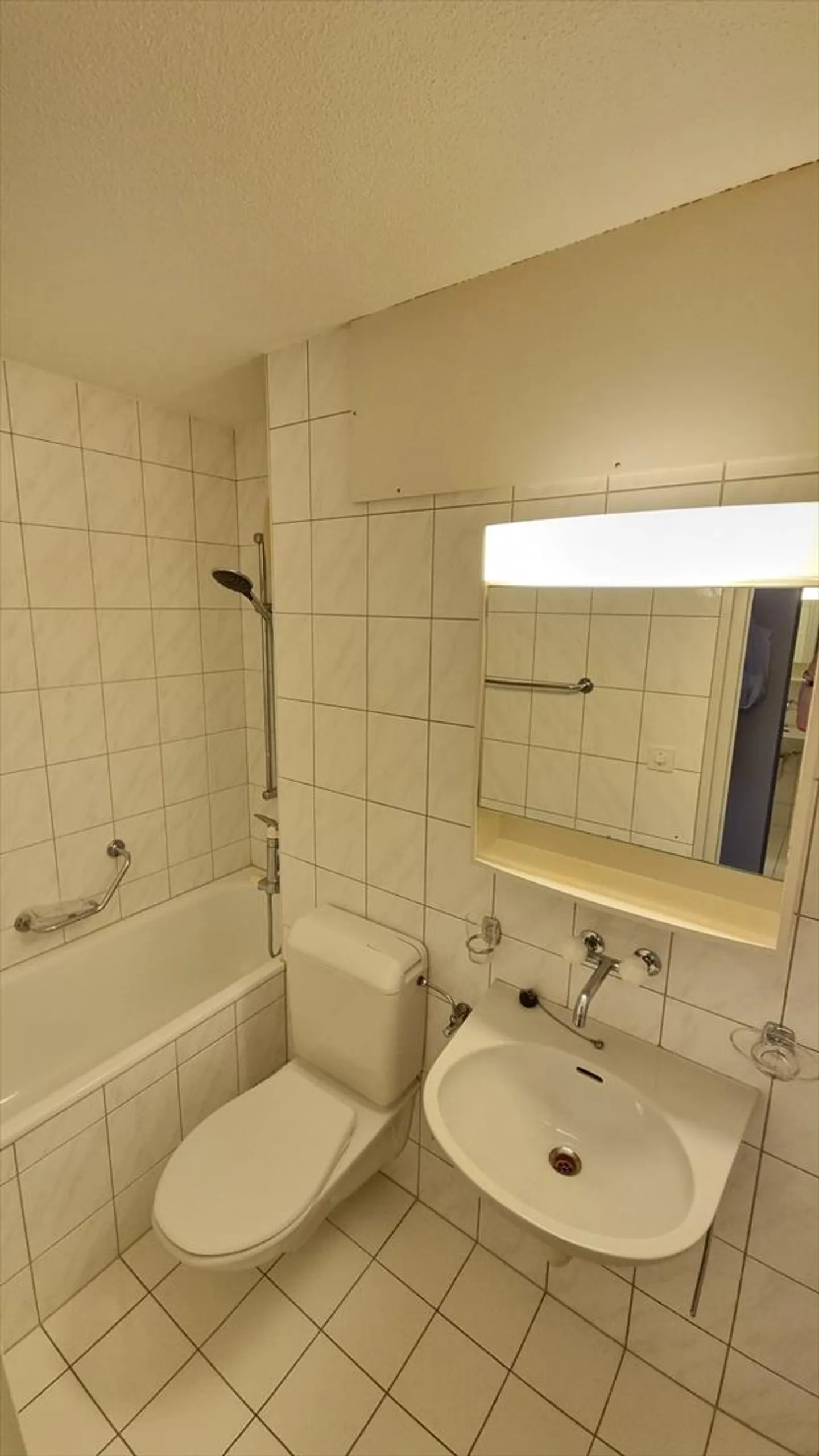 Here ends your apartment search! - Photo 3 of 3