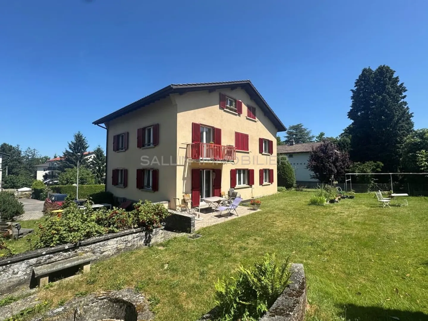 2-Zimmer-Wohnung im Dachgeschoss mit Außenparkplatz - Foto 1 von 7