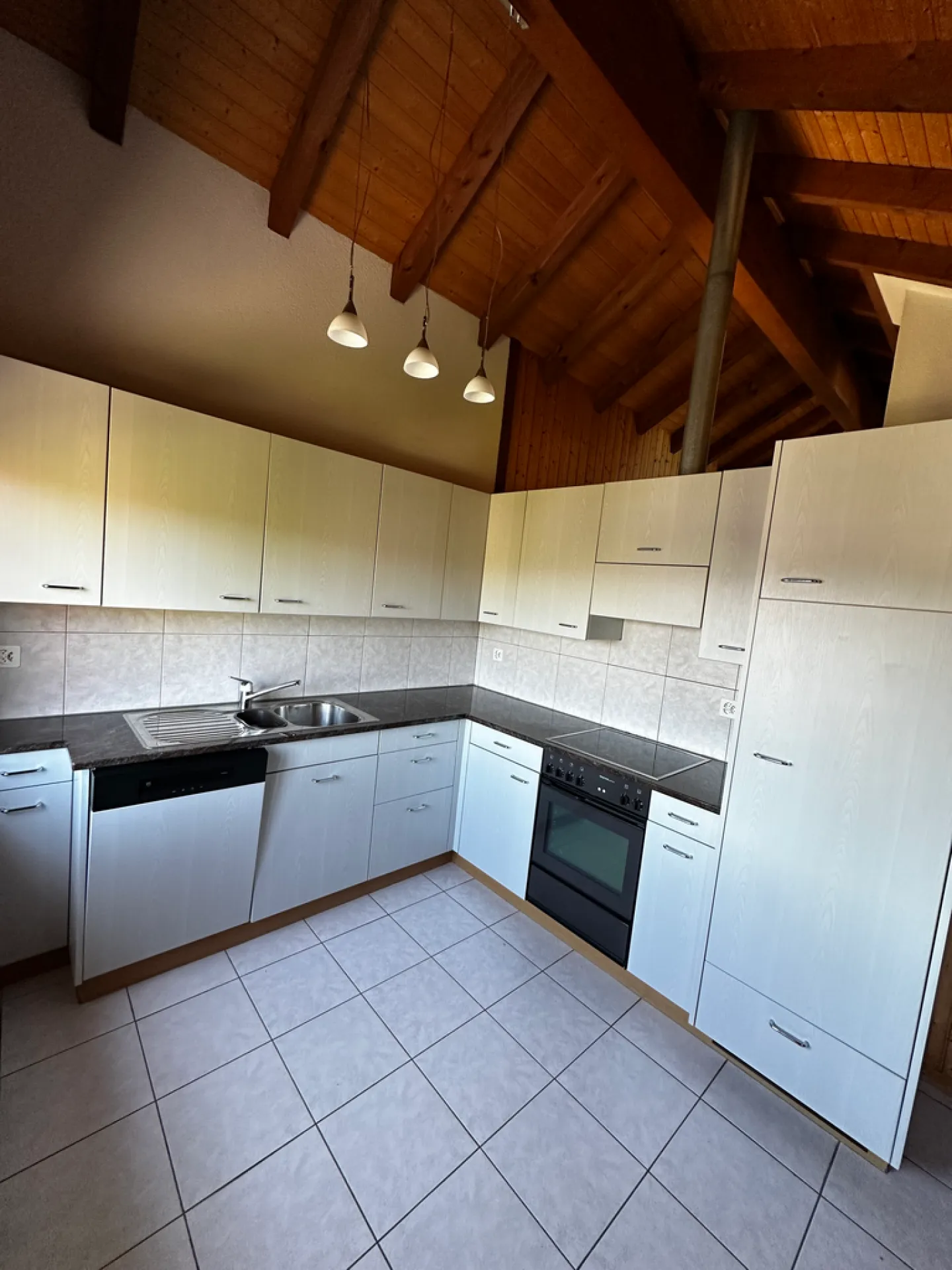 Cozy apartment in a family-friendly residential area - Photo 6 of 9