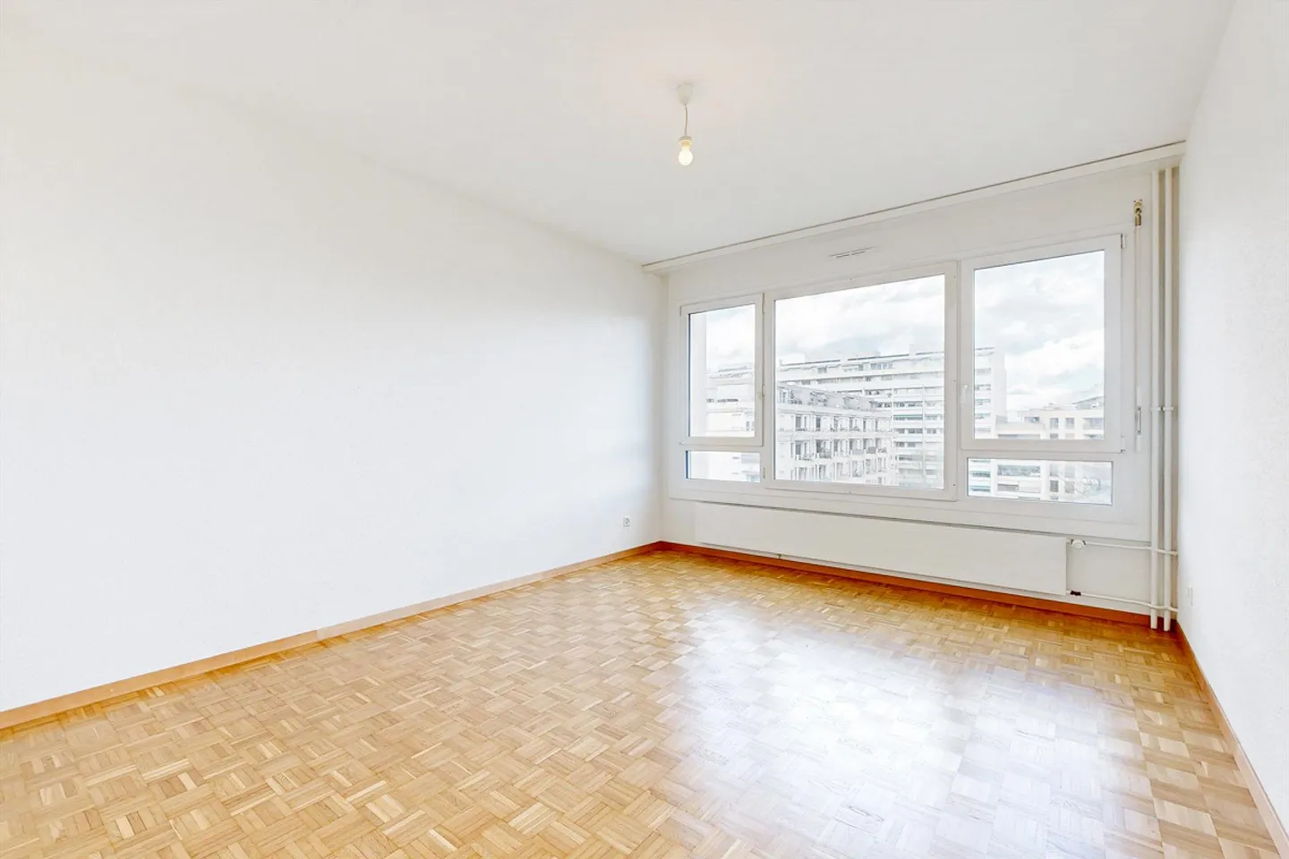 Sunny Apartment in Quiet Area - Photo 5 of 7