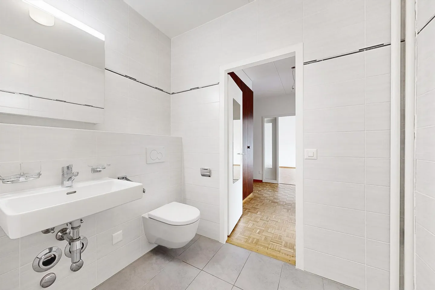 Sunny Apartment in Quiet Area - Photo 6 of 7