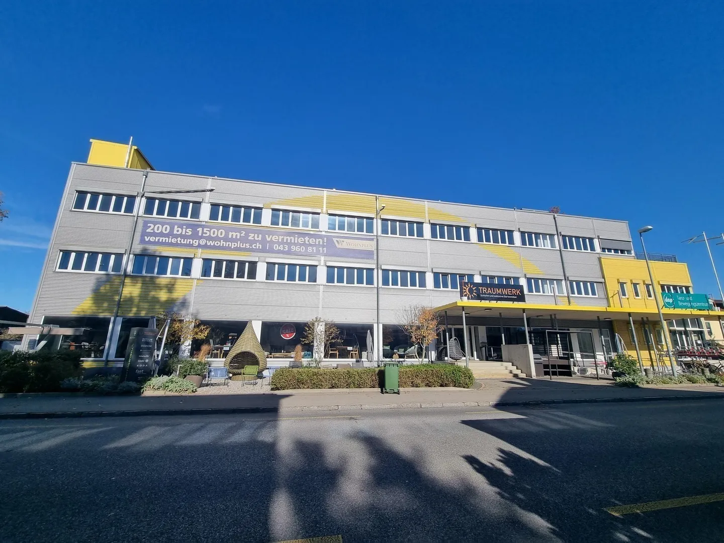 Spacious Commercial Space in Thun - Photo 1 of 13