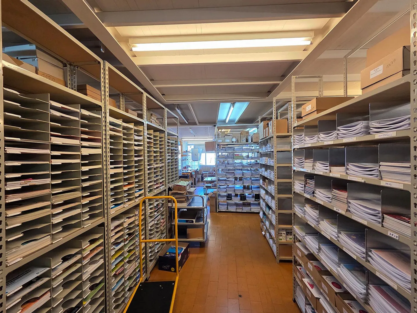 Versatile commercial property in a central location - Photo 6 of 12