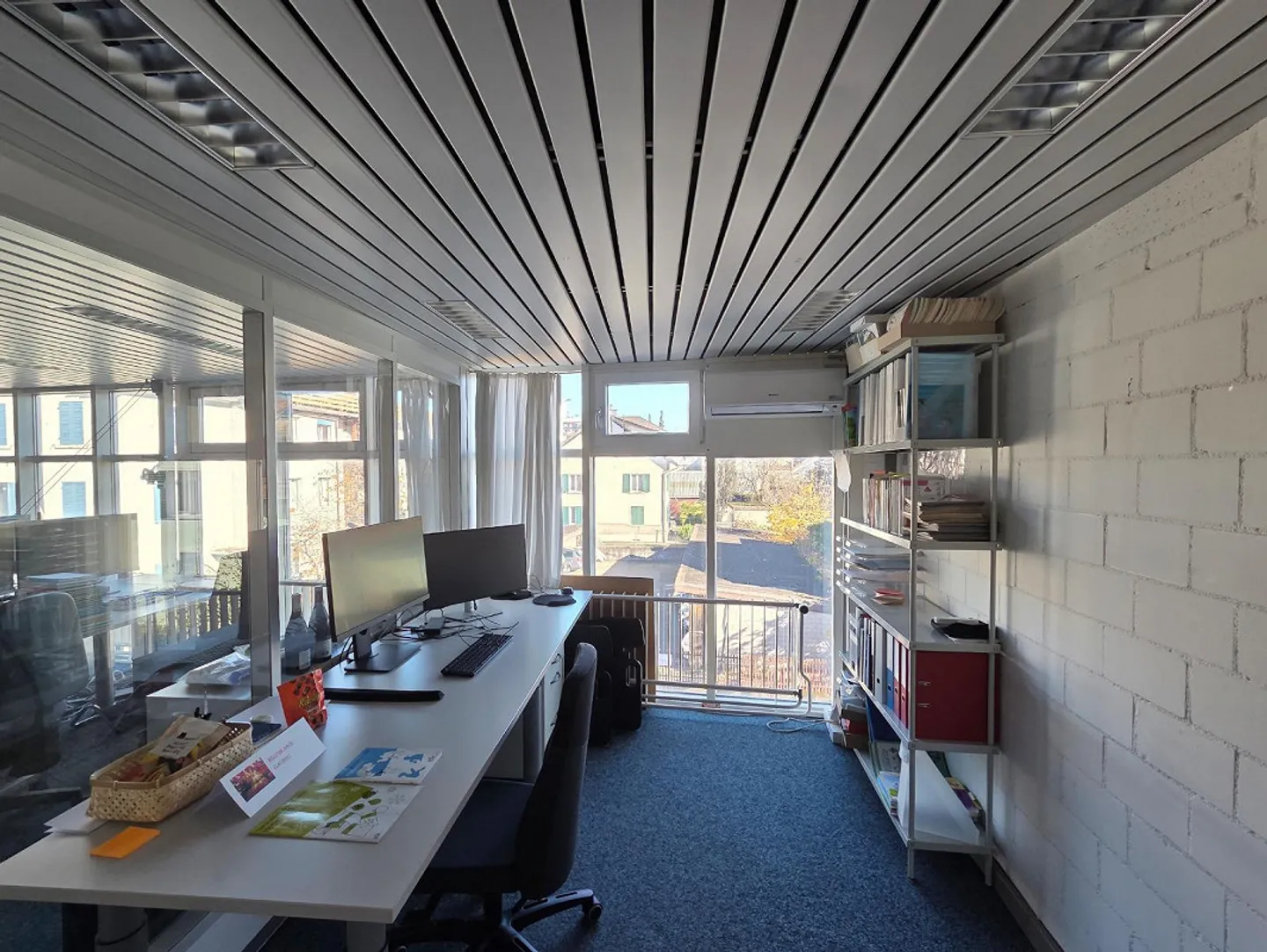 Versatile commercial property in a central location - Photo 7 of 12