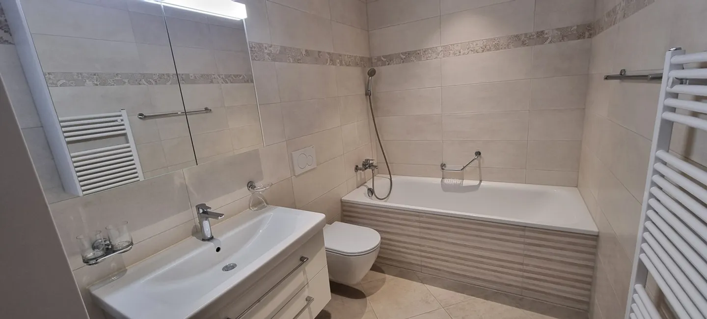 Modern 3.5-room furnished apartment with balcony - Photo 6 of 10