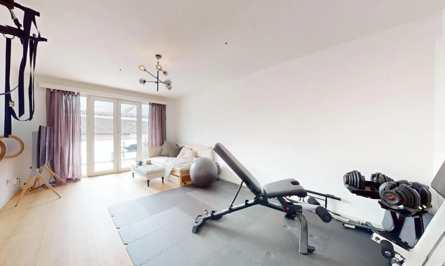 Appartement spacieux de 6,5 pièces sur son propre étage entier ! - Photo 9 sur 11