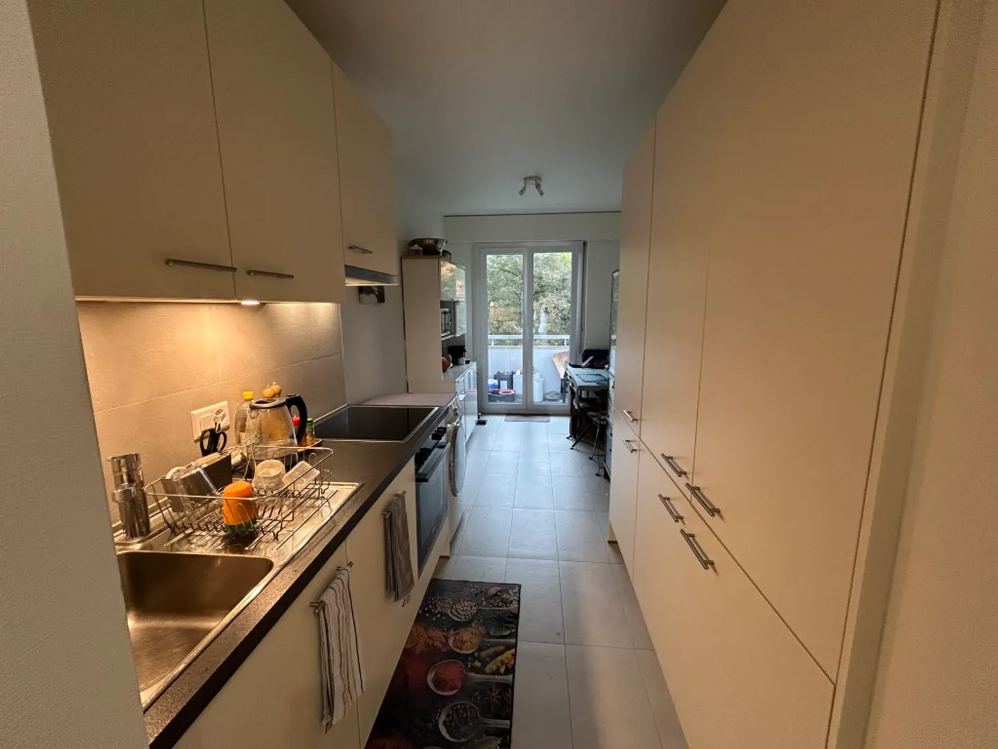 Belle appartement de 5 pièces au 5ème étage - Photo 2 sur 2