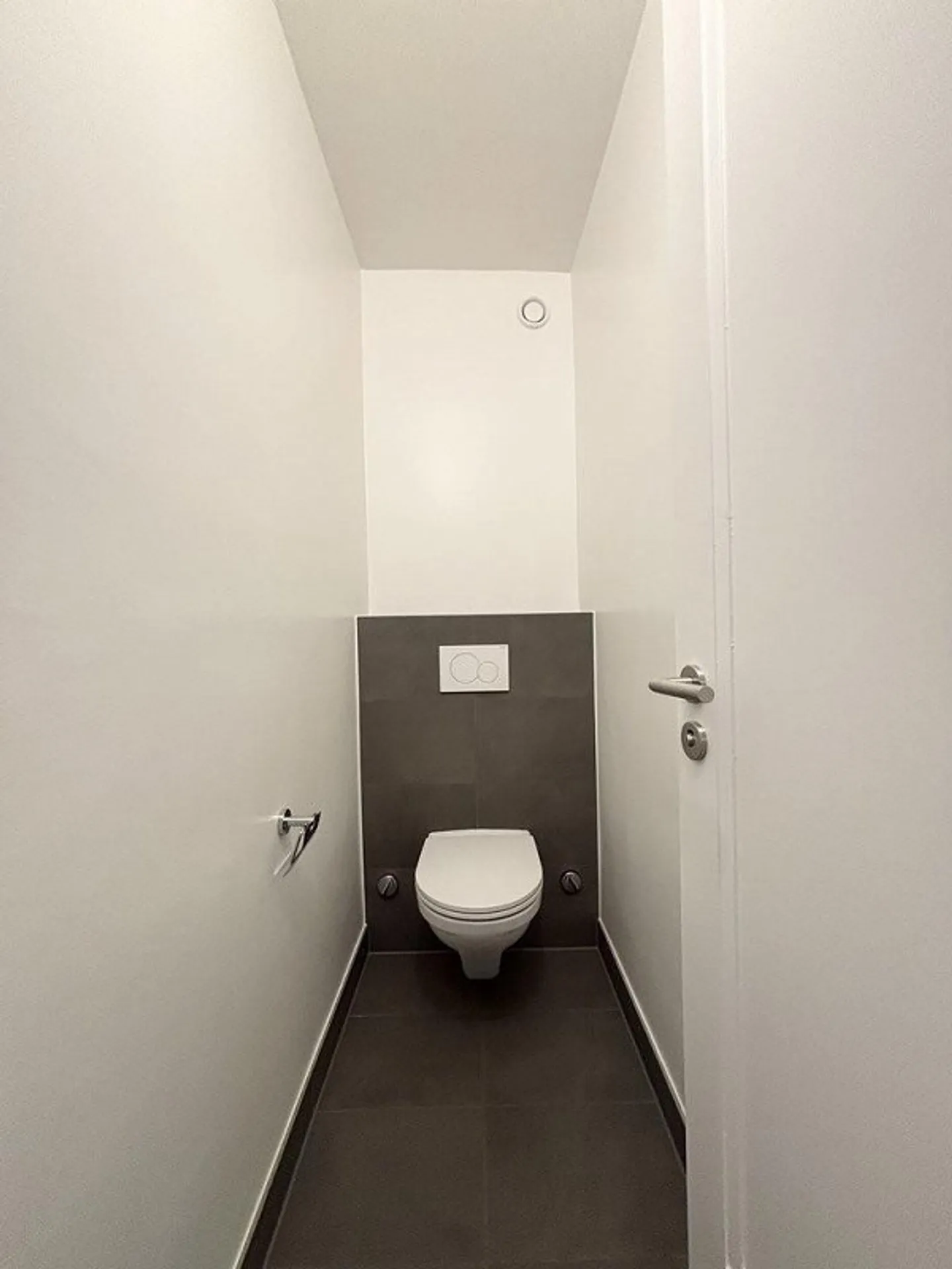 Completely renovated apartment near all amenities - Photo 9 of 10