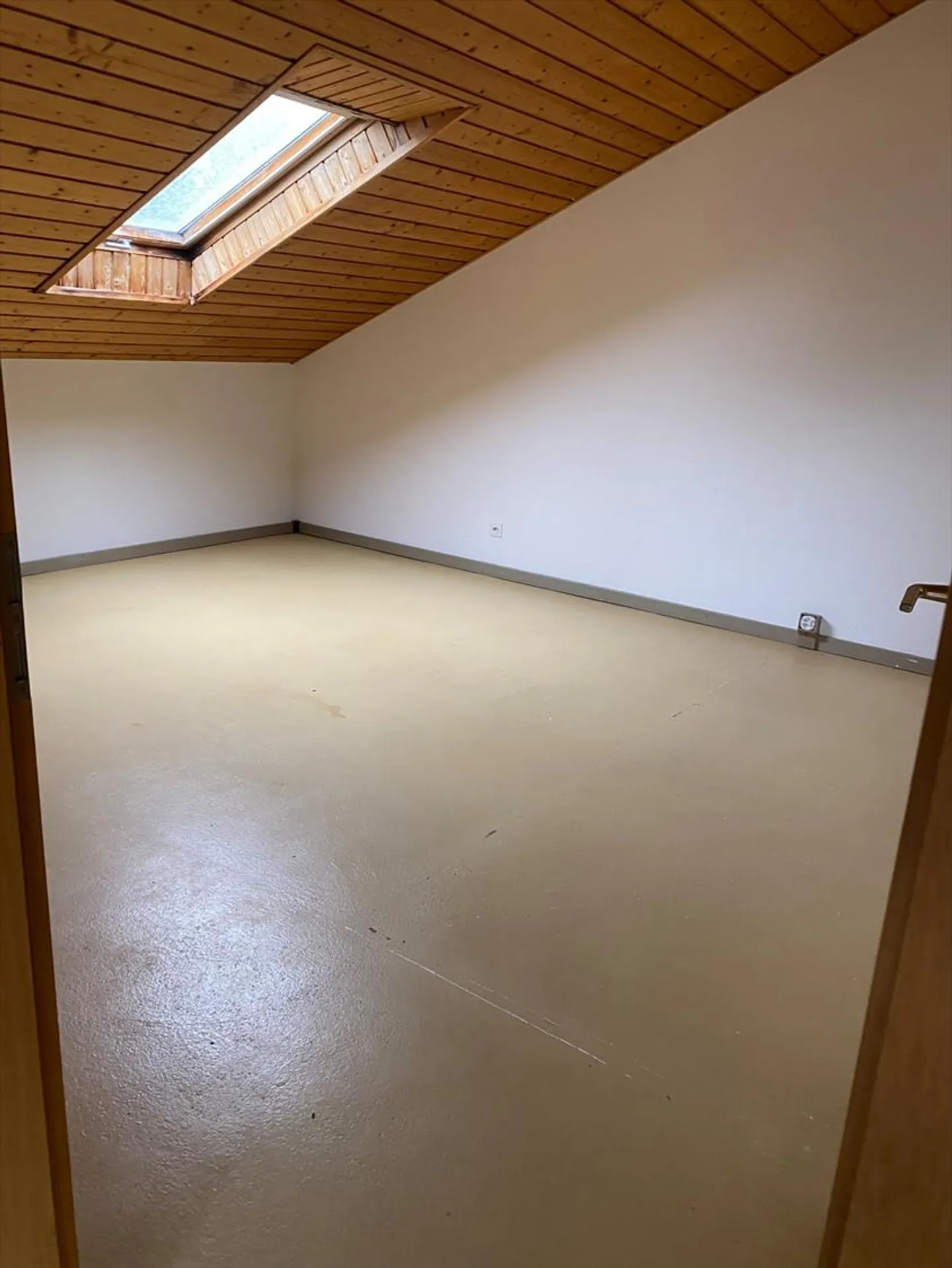 Vucherens - chemin de Montillier 5 - Space for offices, storage or - Photo 1 of 5