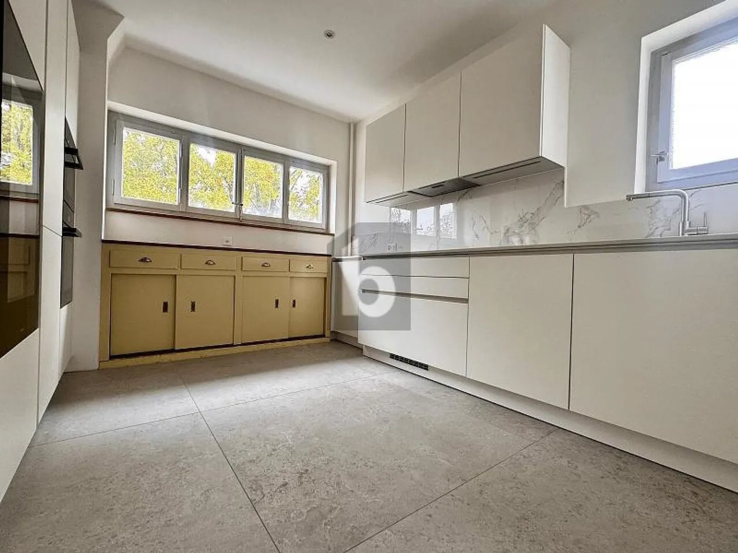 AUSGEZEICHNET MIT DACHGARTEN UND 671M2 GARTEN - Foto 5 von 6