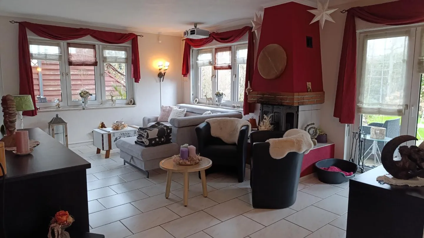 Detached house with natural garden & photovoltaic system - Photo 2 of 28