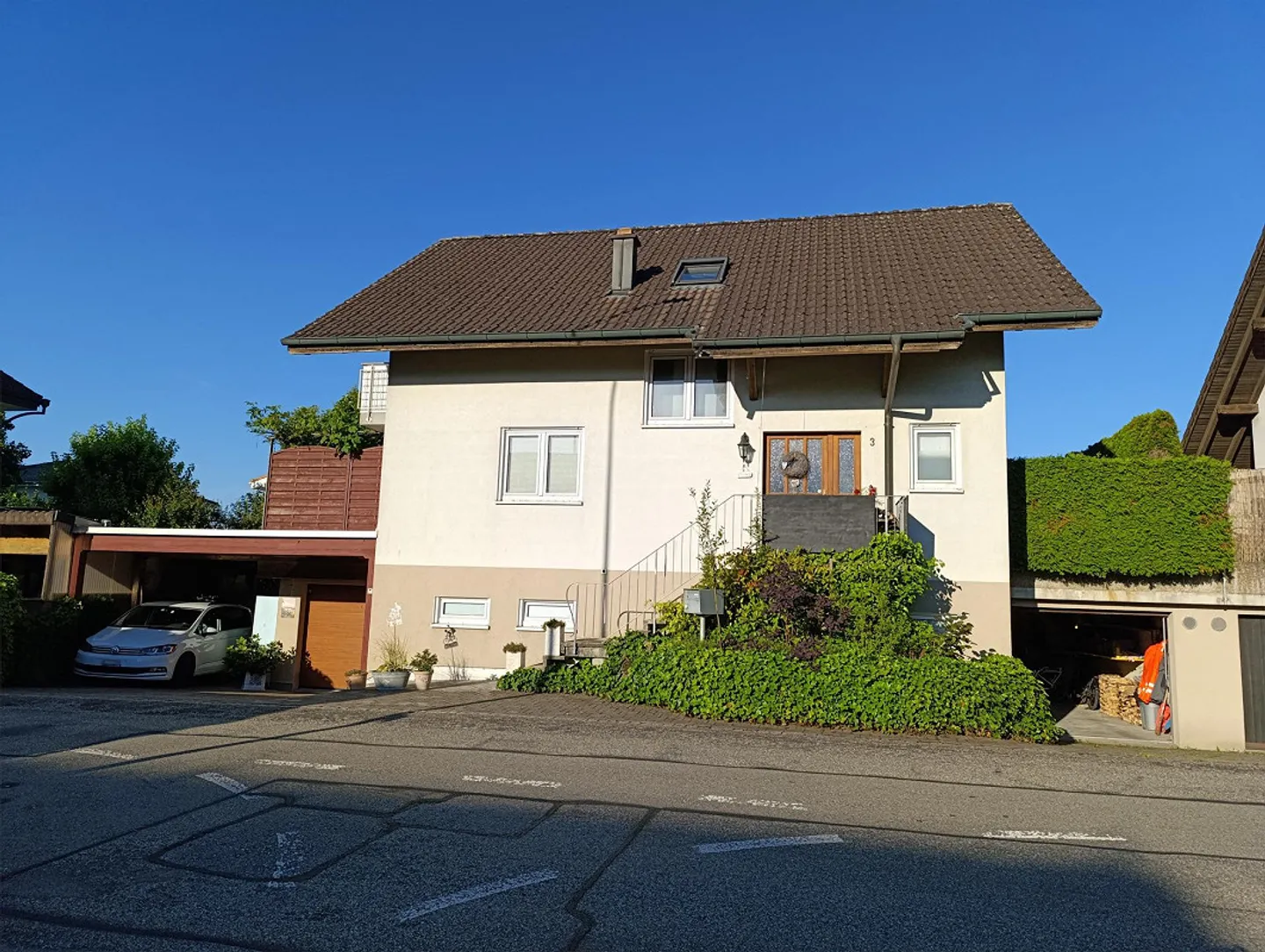 Detached house with natural garden & photovoltaic system - Photo 1 of 28