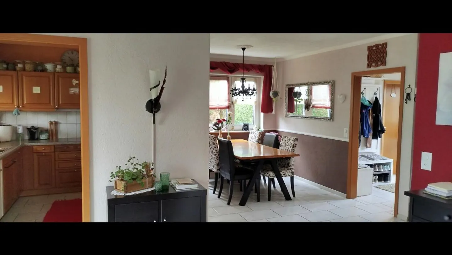 Detached house with natural garden & photovoltaic system - Photo 4 of 28