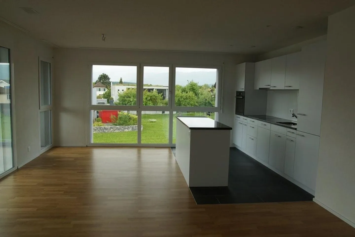 Beau logement à Studen - Photo 2 sur 8