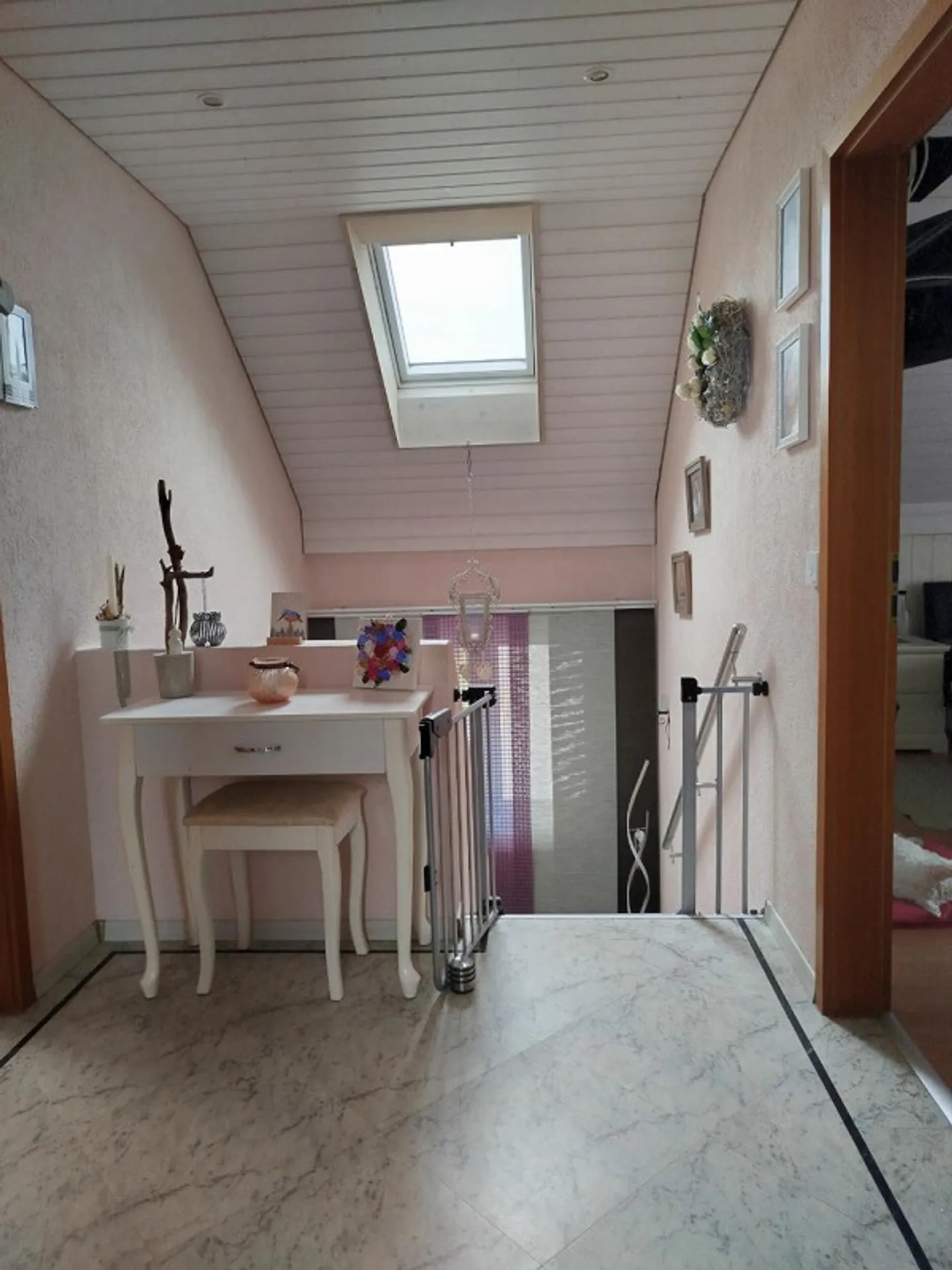 Detached house with natural garden & photovoltaic system - Photo 11 of 28