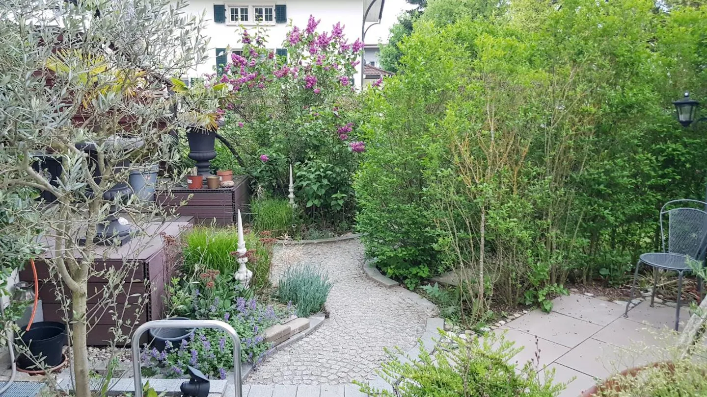 Detached house with natural garden & photovoltaic system - Photo 18 of 28