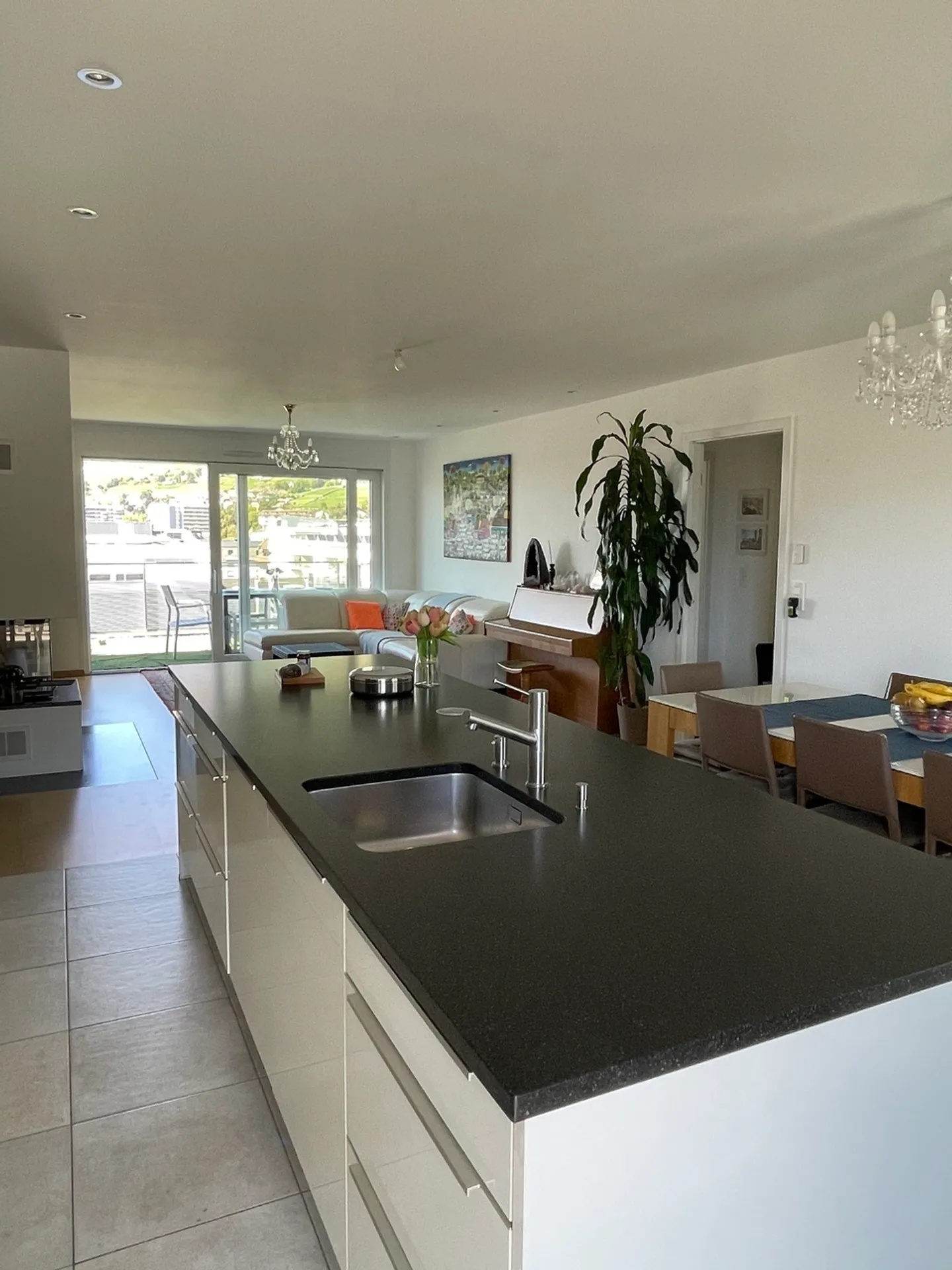 Geräumige Wohnung mit Terrasse - Foto 5 von 10