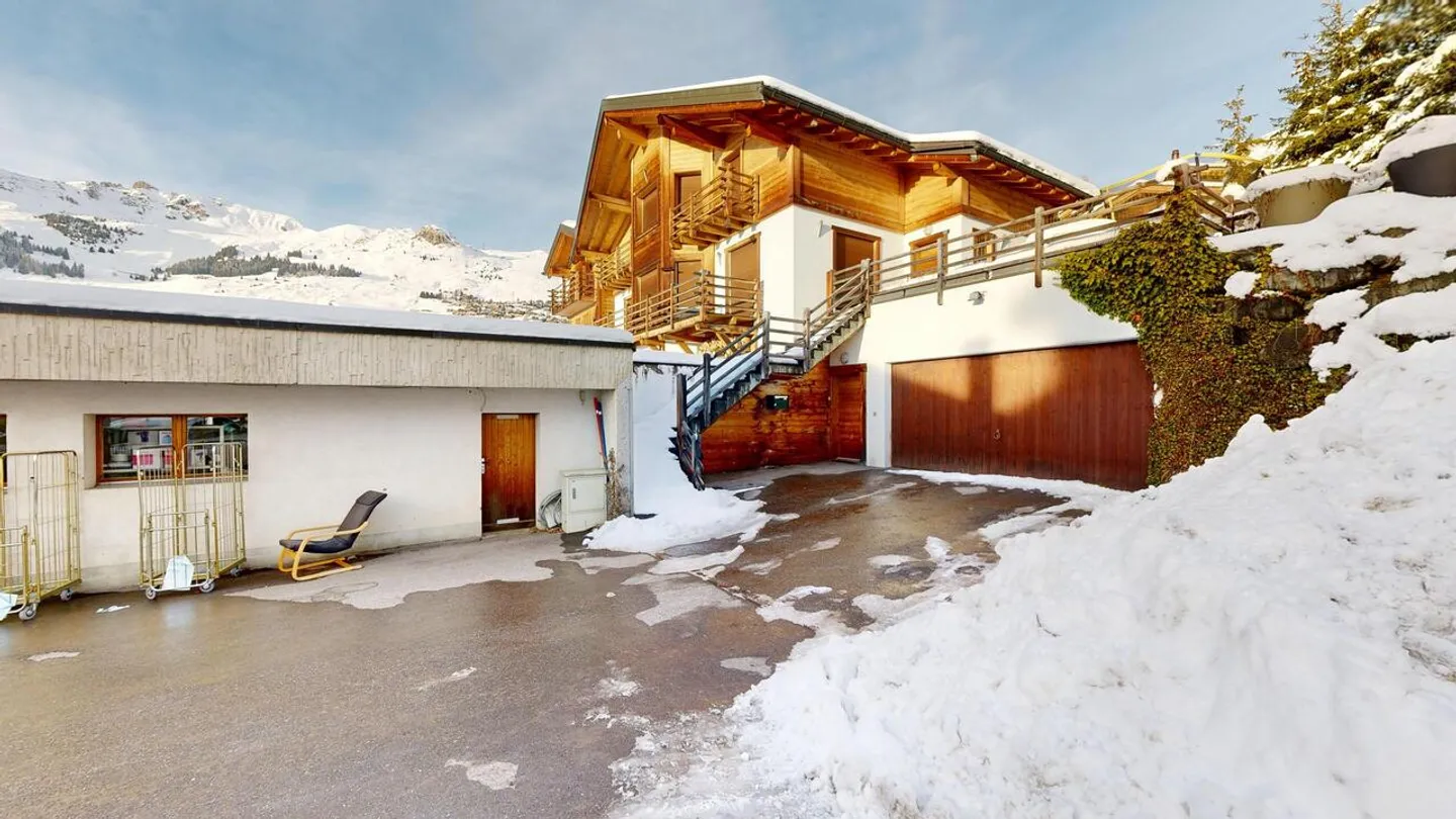 CHALET 8 STANZE NEL CENTRO DI VERBIER CON 1 APPARTAMENTO INDIPENDENTE - Foto 3 di 44