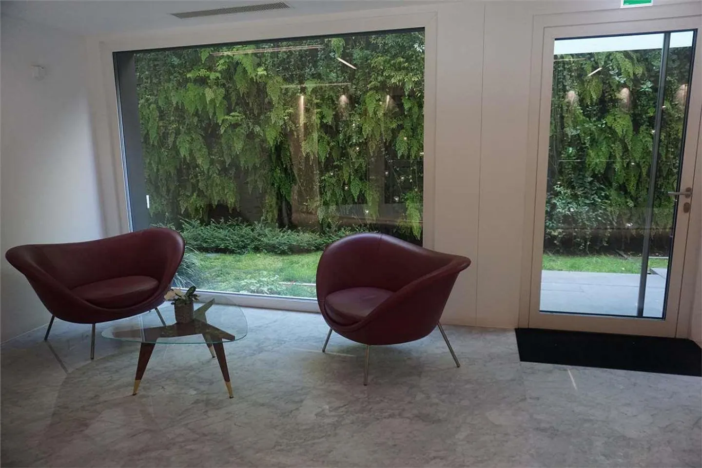 Appartement élégant de 3,5 pièces avec vue sur le lac - Photo 2 sur 13