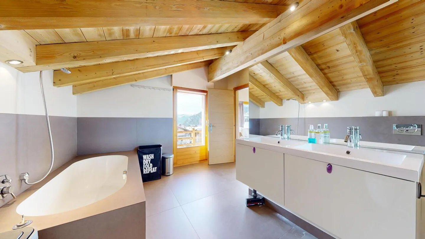 CHALET 8 STANZE NEL CENTRO DI VERBIER CON 1 APPARTAMENTO INDIPENDENTE - Foto 14 di 44