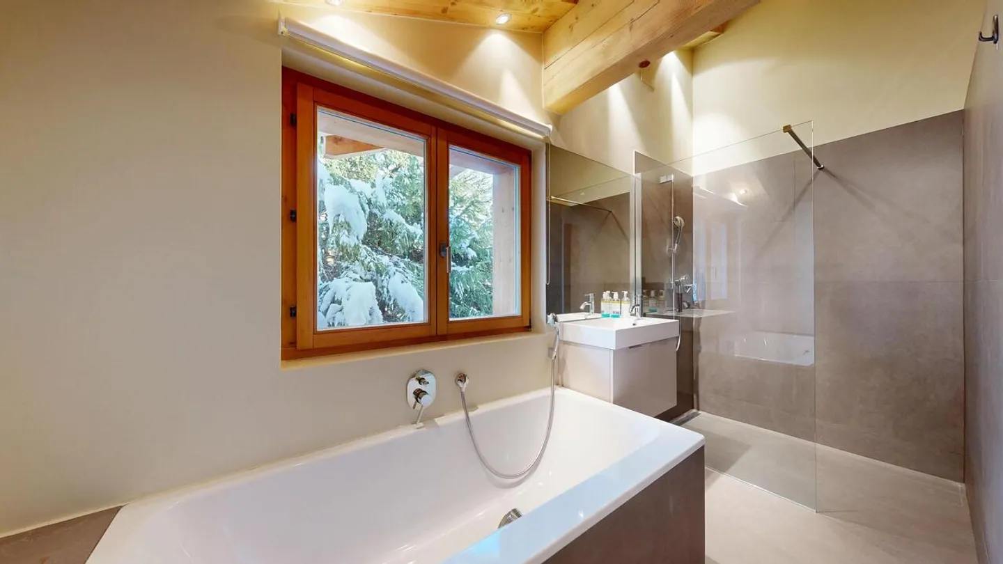 CHALET 8 STANZE NEL CENTRO DI VERBIER CON 1 APPARTAMENTO INDIPENDENTE - Foto 18 di 44