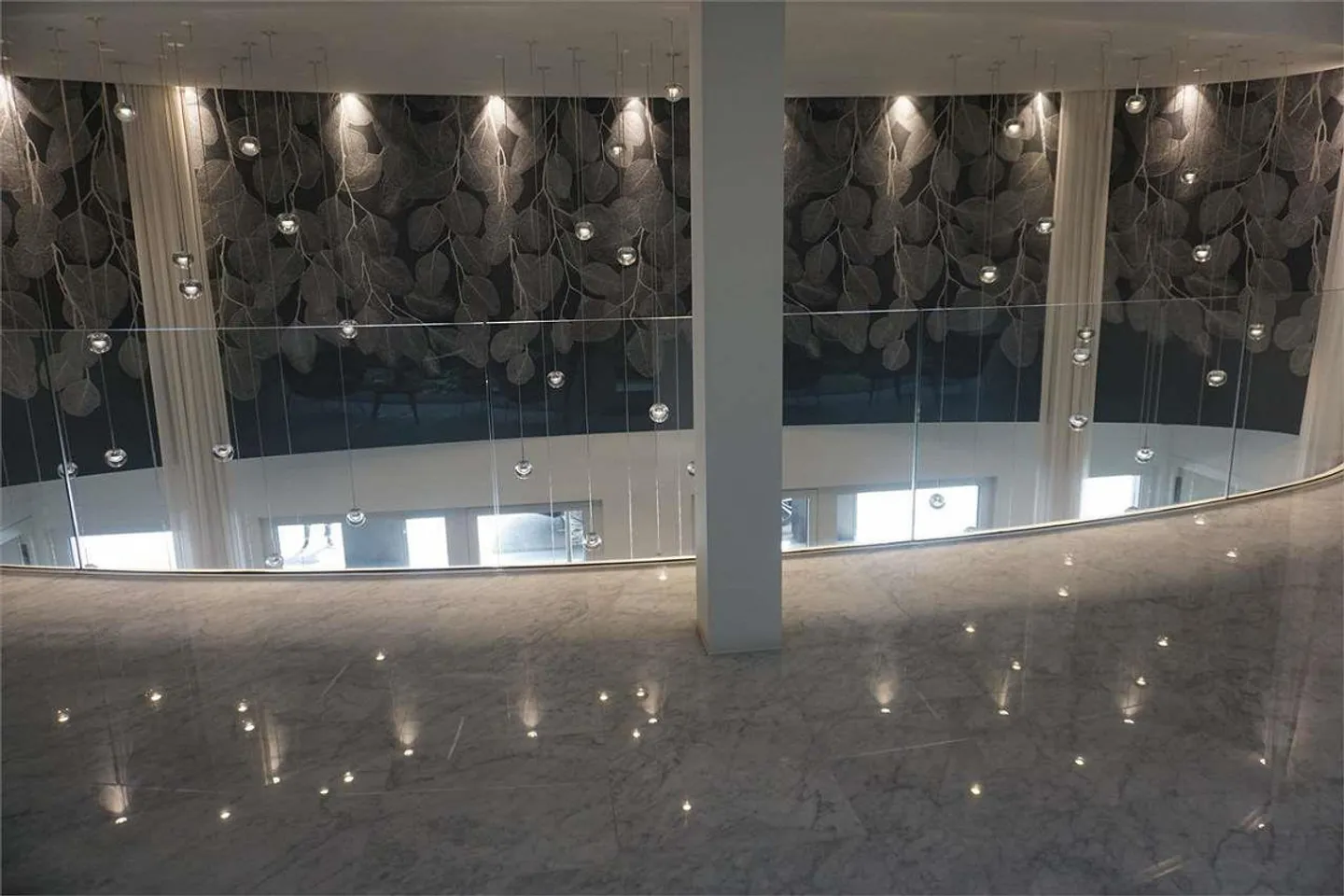 Appartement élégant de 3,5 pièces avec vue sur le lac - Photo 4 sur 13