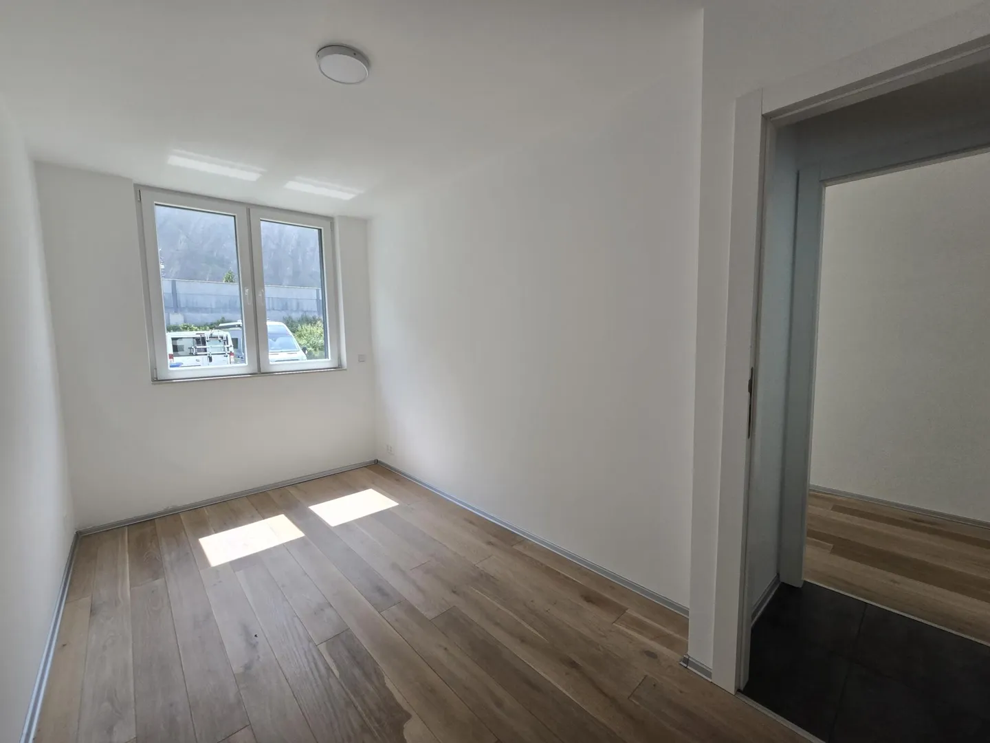 Rez-de-jardin : 4,5 pièces avec un charme unique ! Parking inclus - Photo 7 sur 7