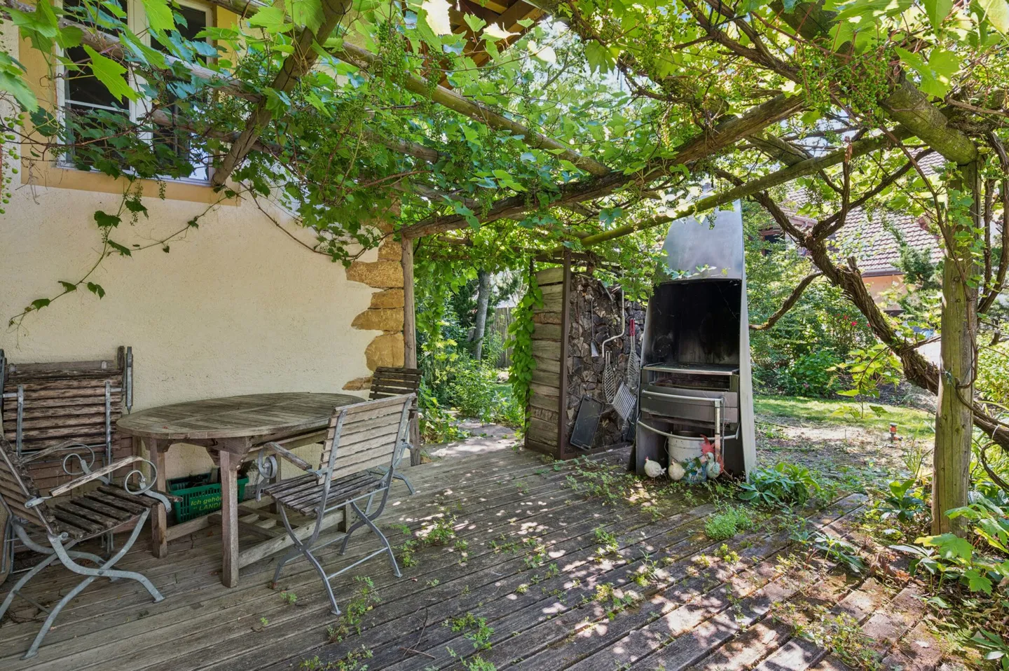 Affascinante casa unifamiliare di 5,5 stanze con grande terreno in posizione rurale - Foto 11 di 13
