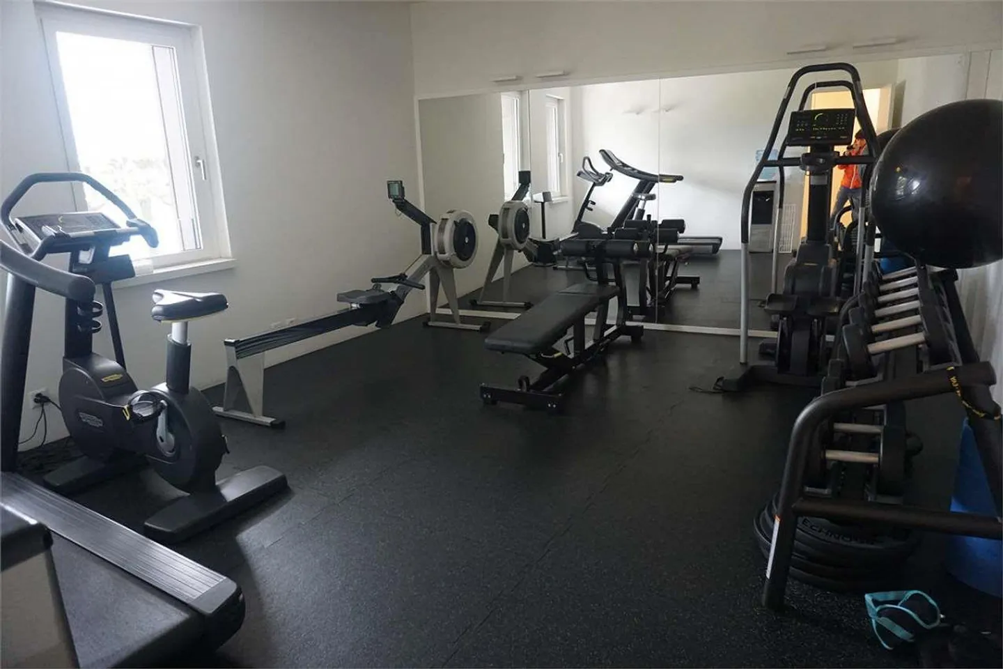 Appartement élégant de 3,5 pièces avec vue sur le lac - Photo 12 sur 13