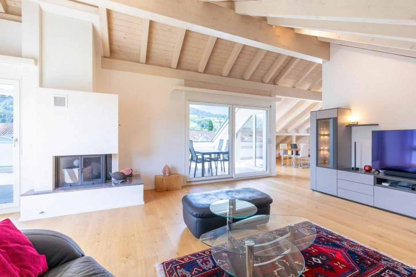 Brilliant attic apartment in a central location - Photo 1 of 8