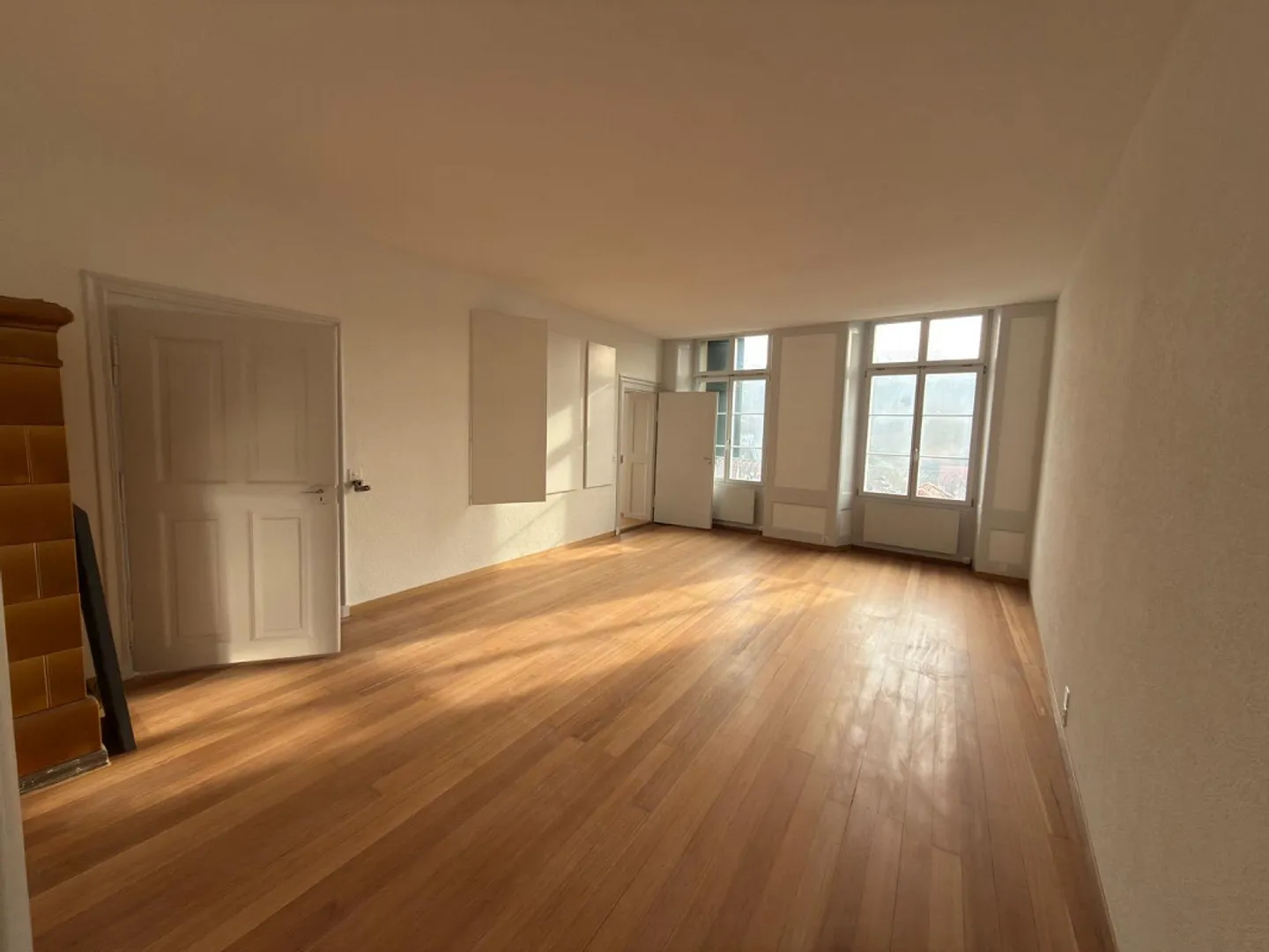 Spacious unique old town apartment - Photo 3 of 7