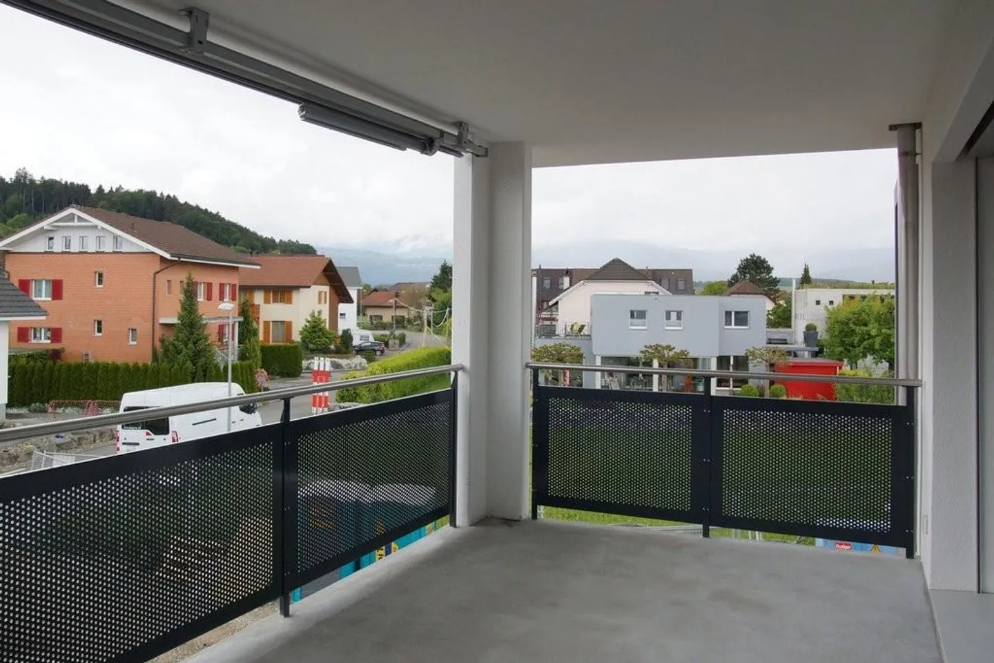 Beau logement à Studen - Photo 7 sur 8