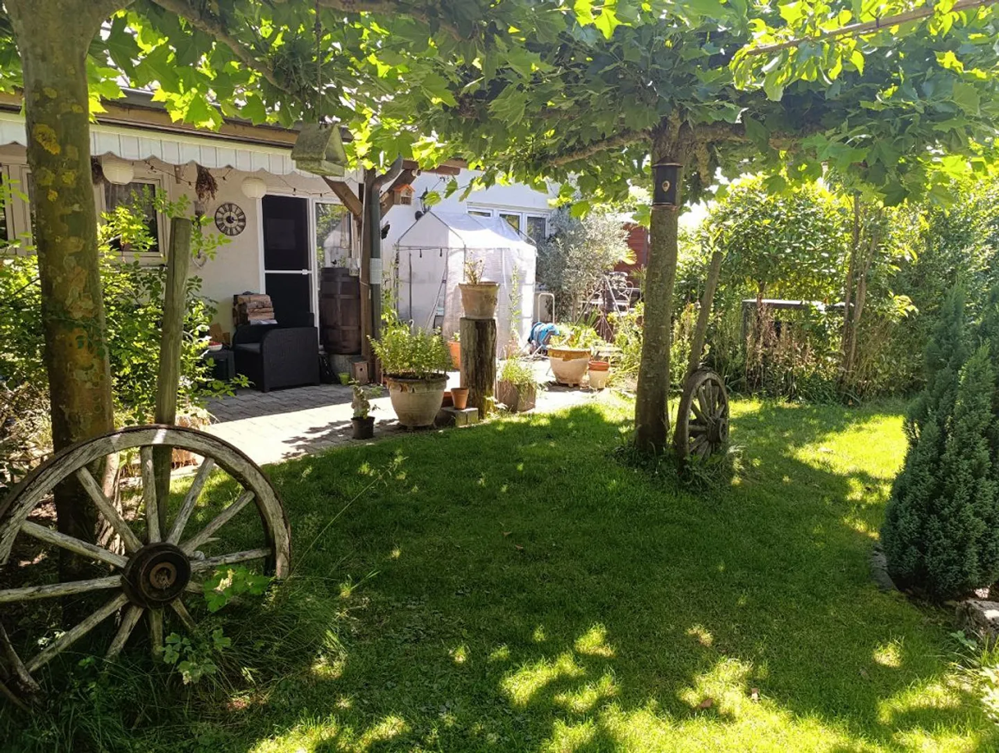 Detached house with natural garden & photovoltaic system - Photo 23 of 28