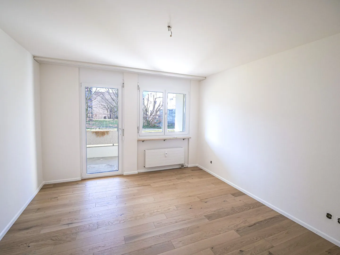 Renovated apartment in a quiet neighborhood - Photo 4 of 5