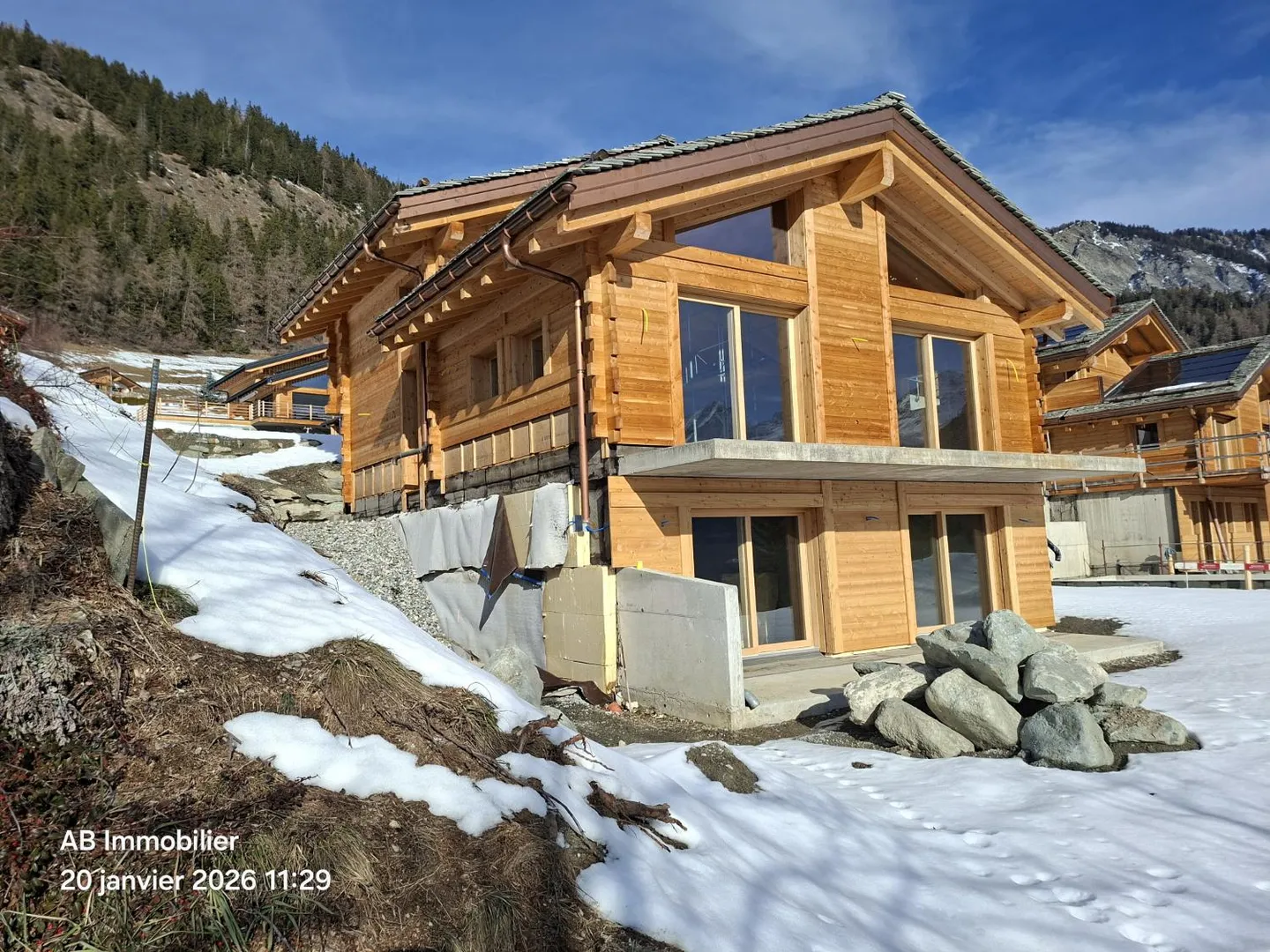 Chalet Exceptionnel avec Vue Panoramique - Photo 2 sur 10