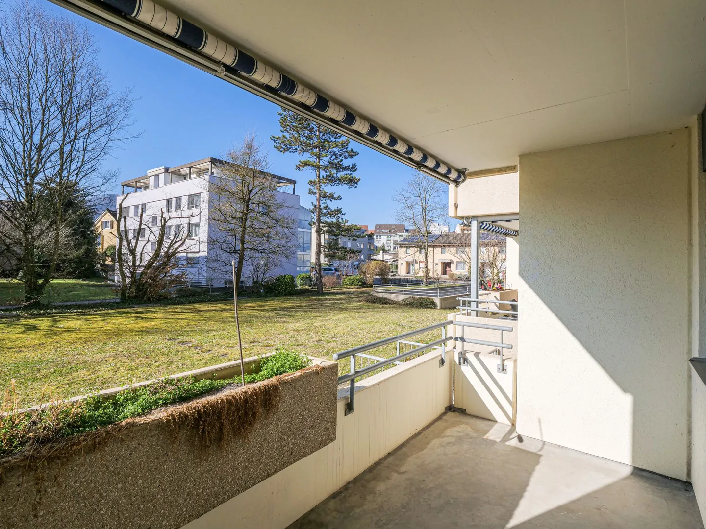 Renovated apartment in a quiet neighborhood - Photo 5 of 5