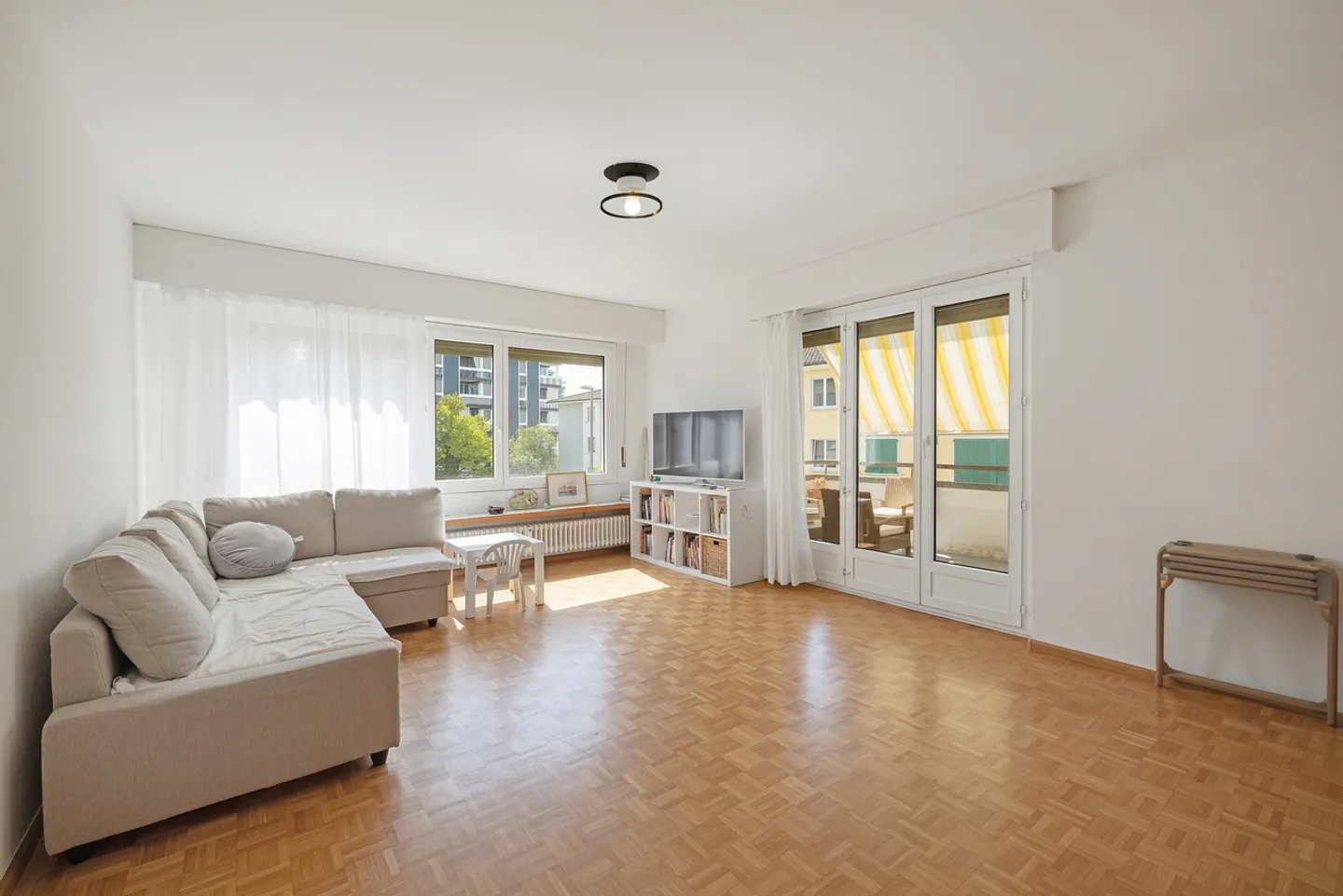 4 Room Apartment in Allschwil with Two Balconies - Photo 6 of 19