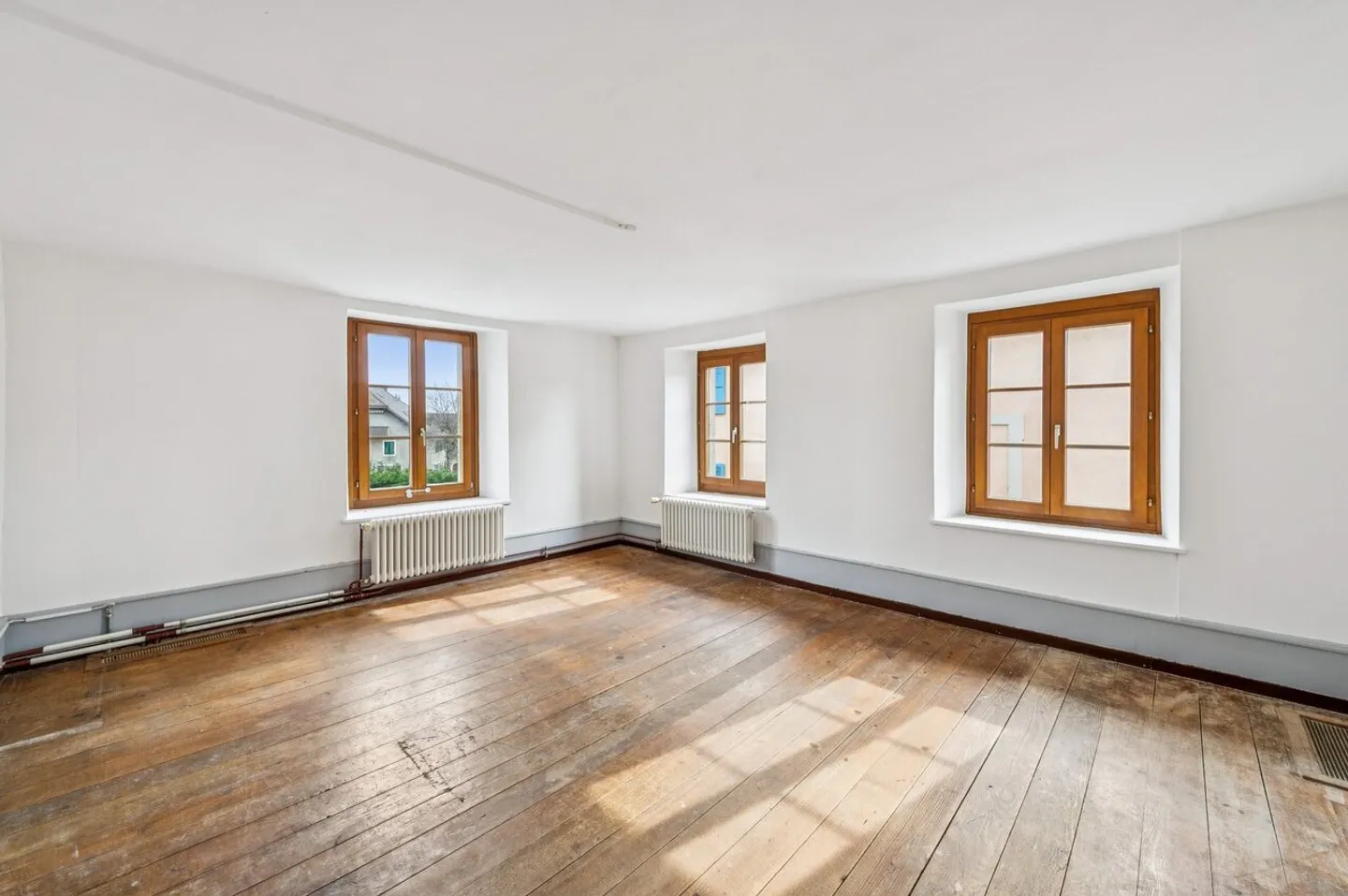 Proprietà redditizia con 3 appartamenti - Foto 2 di 11