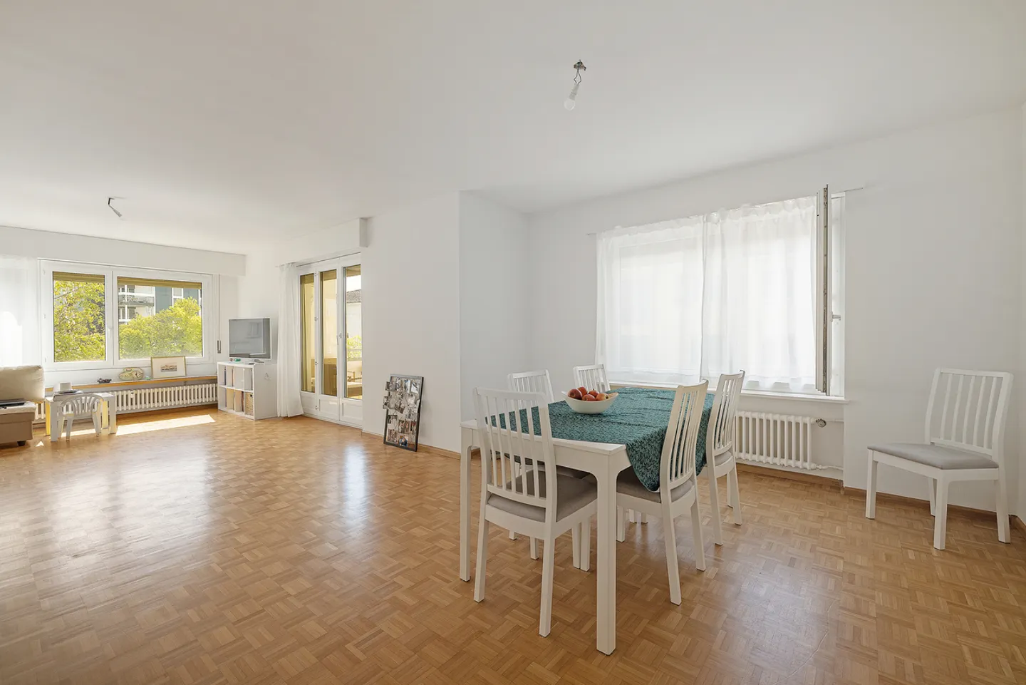 4 Room Apartment in Allschwil with Two Balconies - Photo 4 of 19