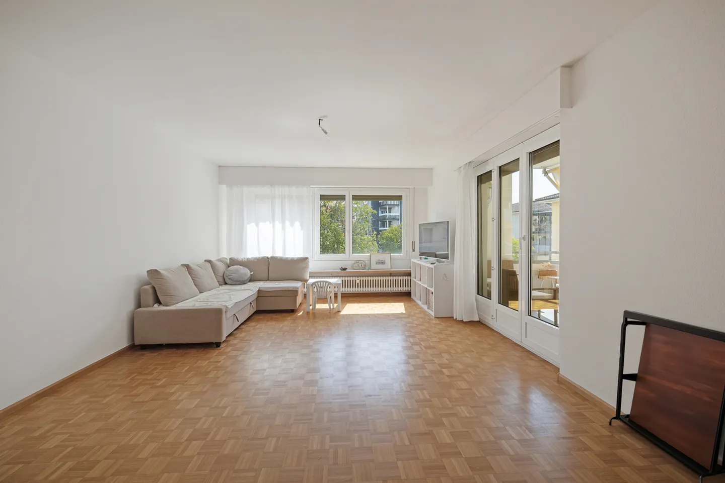 4 Room Apartment in Allschwil with Two Balconies - Photo 5 of 19