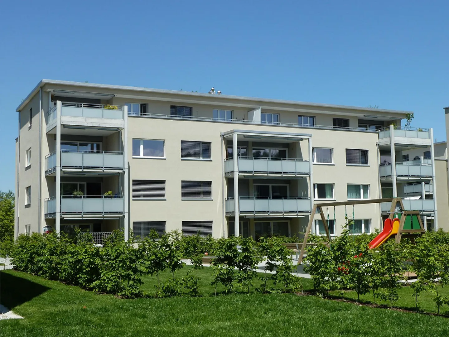 Appartement moderne de 4,5 pièces avec vue sur la nature - Photo 1 sur 10